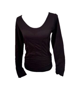 Fabletics Delta Long Sleeve Top
NWT
Size Medium
Black Moisture Wicking